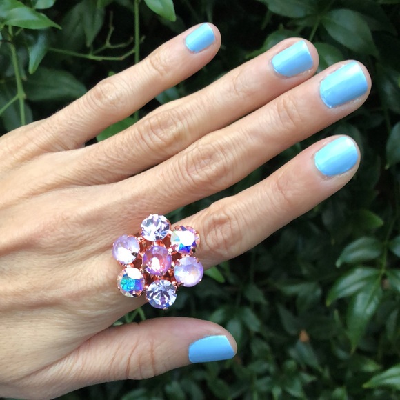 Aurora Borealis, Lavender + Rose Gold Crystal Flower Statement Cocktail Ring - Picture 4 of 8